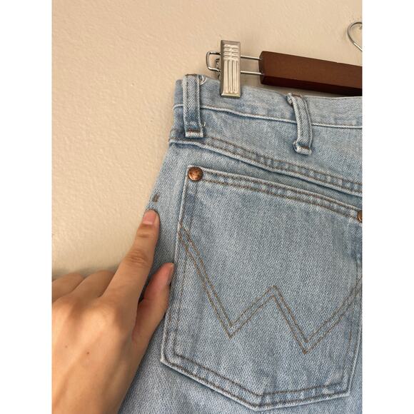 Wrangler Cowboy Cut Original Fit Light Wash Bleach Jeans - Size 31 x 32 - Picture 5 of 6